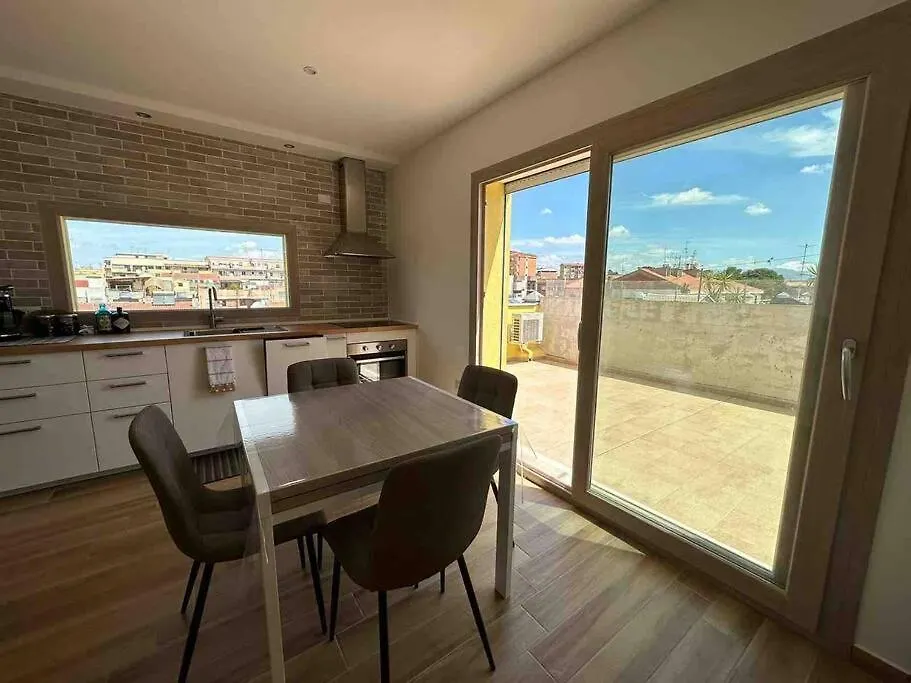 Attico Con Terrazza A Cagliari. Daire İtalya